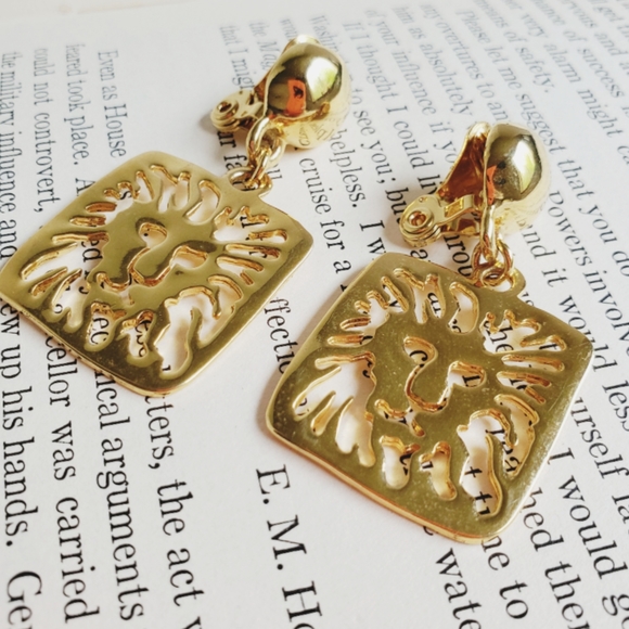 Anne Klein Jewelry - Anne Klein, vintage, gold, lion, chunky, clip on